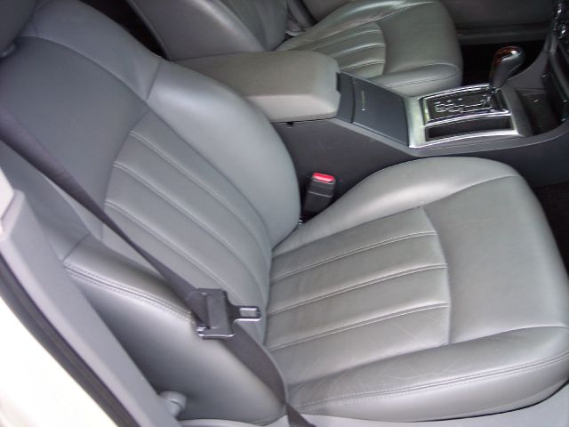 Chrysler 300C 2005 photo 8