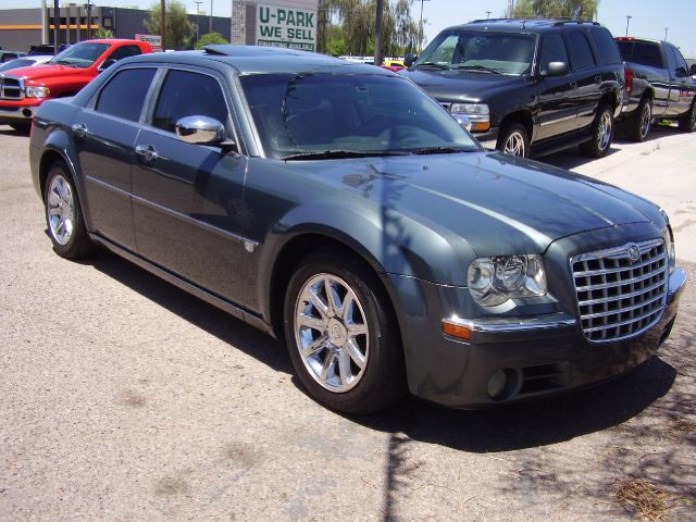 Chrysler 300C 2005 photo 2