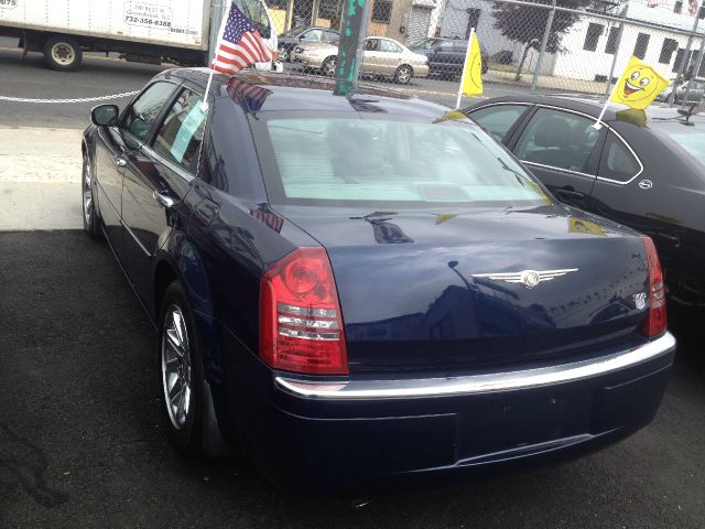 Chrysler 300C 2005 photo 2