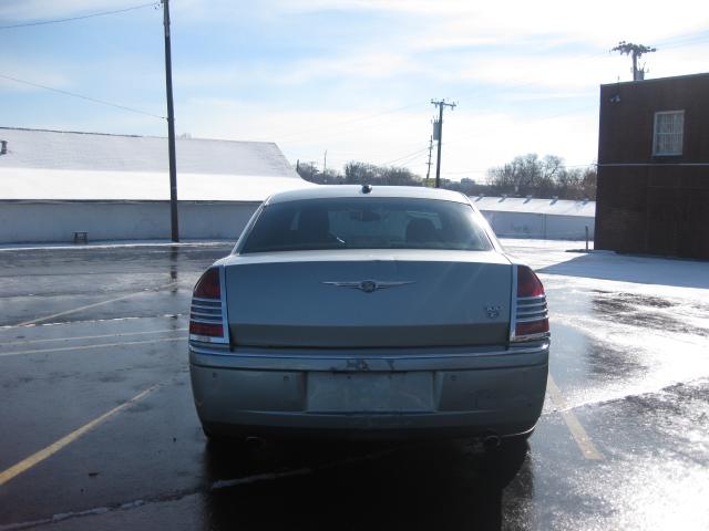 Chrysler 300C 2005 photo 3