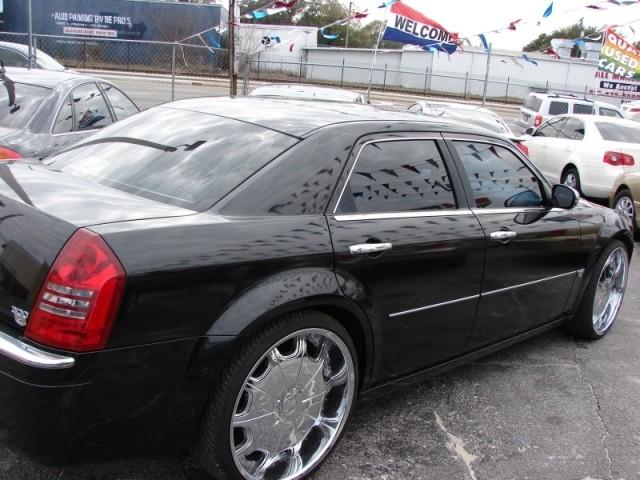 Chrysler 300C 2005 photo 2