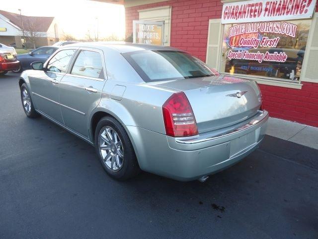 Chrysler 300C 2005 photo 2