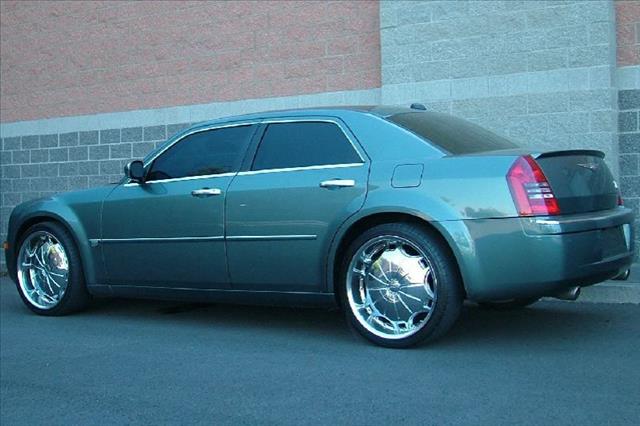 Chrysler 300C 2005 photo 2