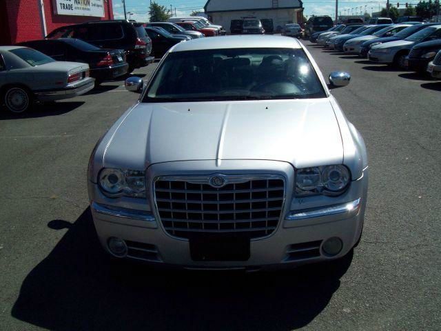 Chrysler 300C Regular Cab Sedan