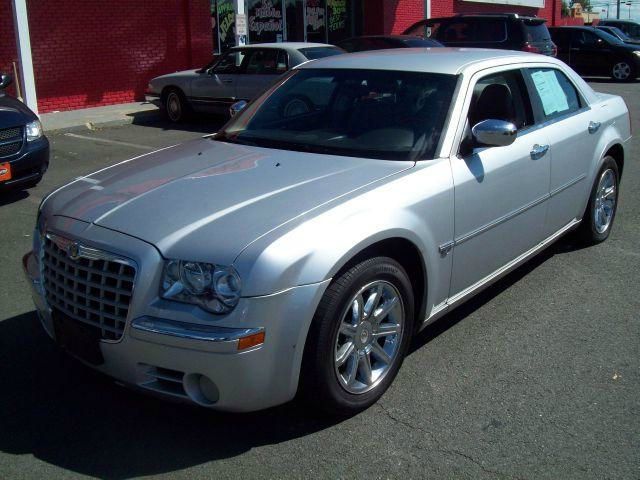 Chrysler 300C 2005 photo 2