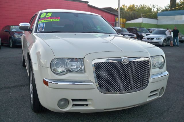 Chrysler 300C 2005 photo 1