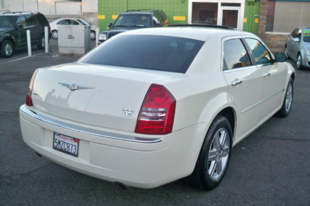 Chrysler 300C 2005 photo 3