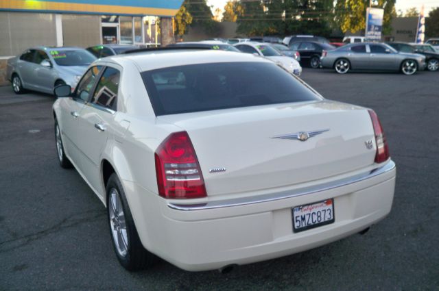 Chrysler 300C 2005 photo 4