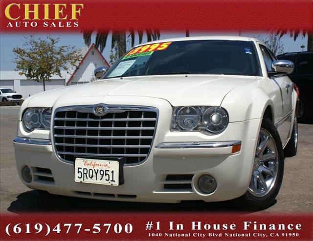 Chrysler 300C 2005 photo 16