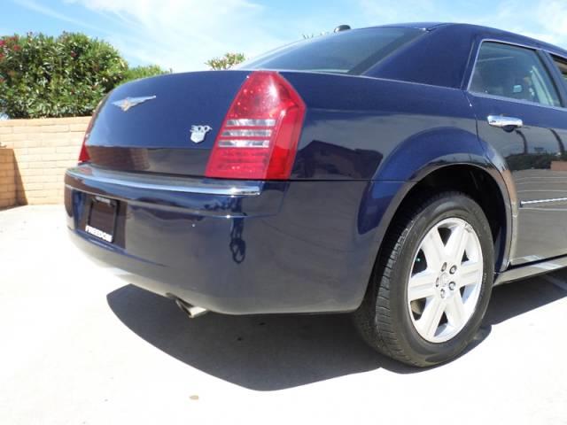 Chrysler 300C 2005 photo 1