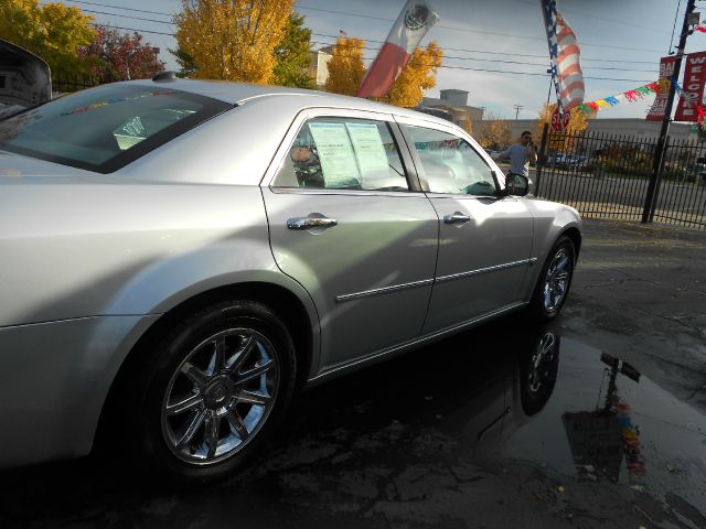 Chrysler 300C 2005 photo 2