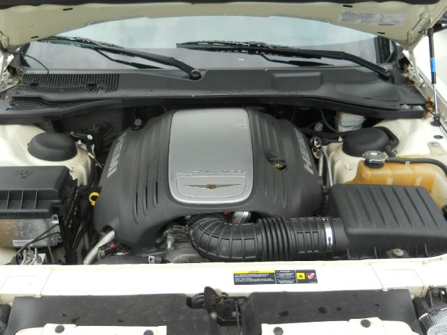 Chrysler 300C 2005 photo 16