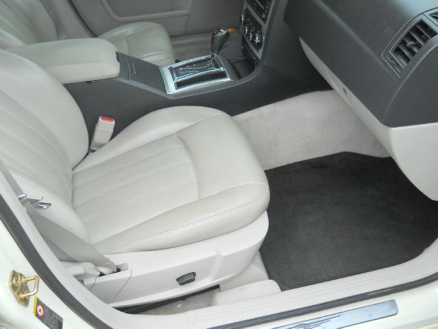 Chrysler 300C 2005 photo 24