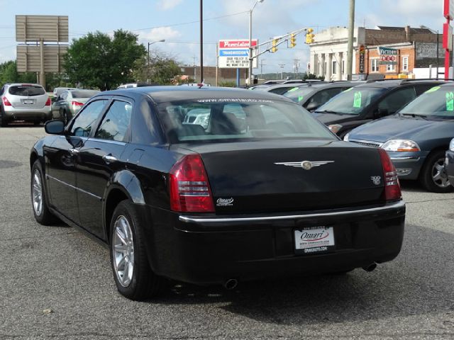 Chrysler 300C Regular Cab Sedan