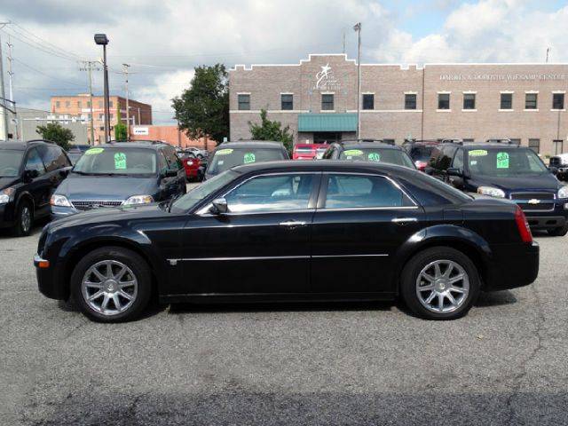 Chrysler 300C 2005 photo 1