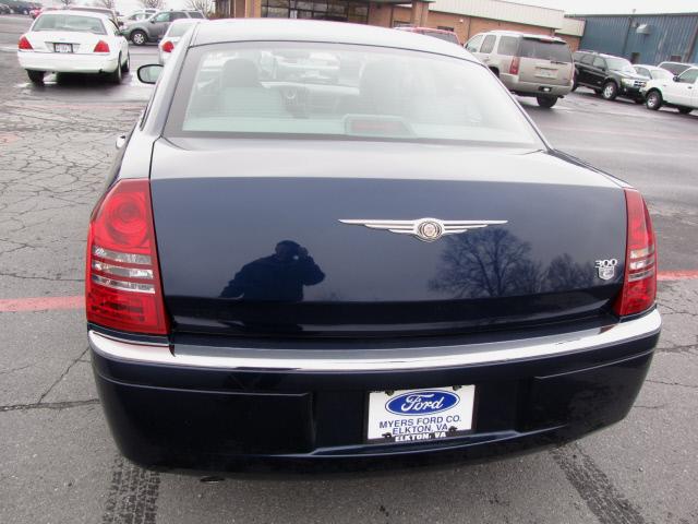 Chrysler 300C 2005 photo 3