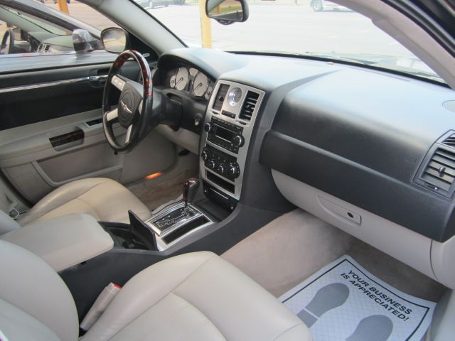 Chrysler 300C 2005 photo 2