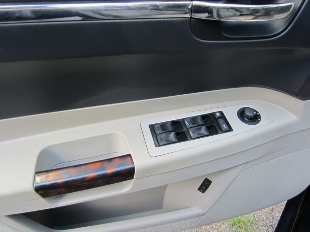 Chrysler 300C 2005 photo 3