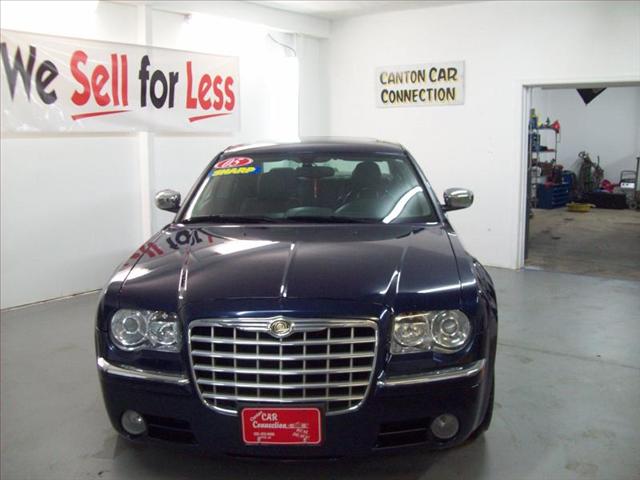 Chrysler 300C SLT Magnum Force Sedan