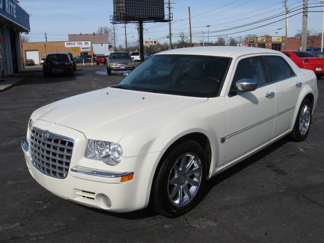 Chrysler 300C 2005 photo 1