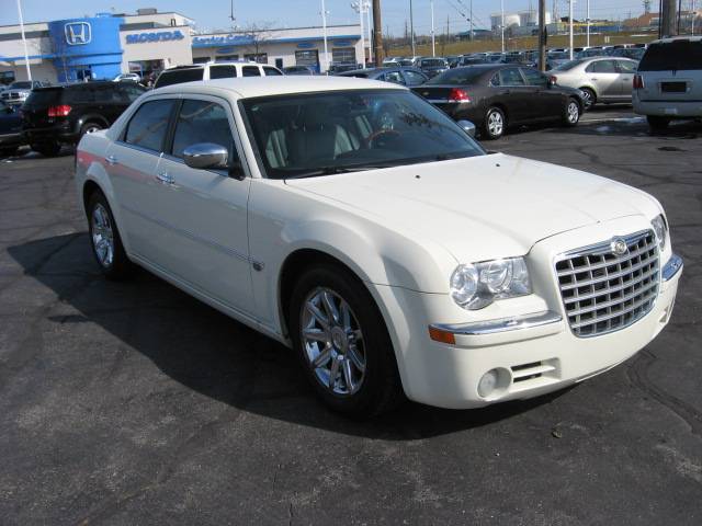 Chrysler 300C 2005 photo 3