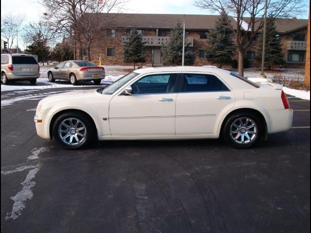 Chrysler 300C 2005 photo 1