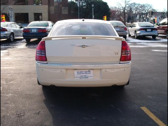 Chrysler 300C 2005 photo 5