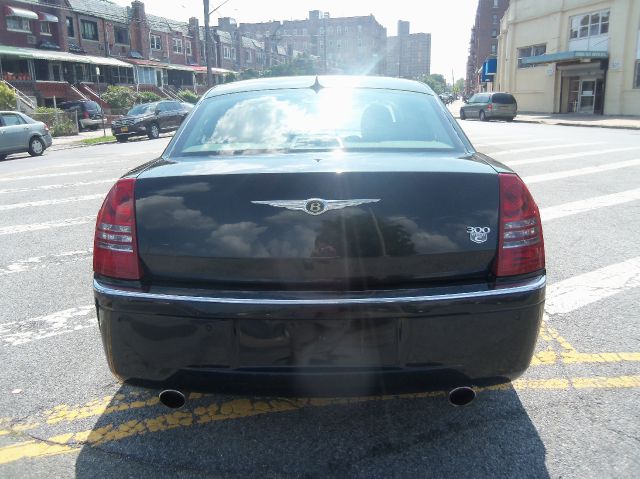 Chrysler 300C 2005 photo 1