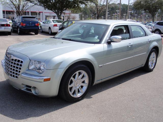 Chrysler 300C 2005 photo 2