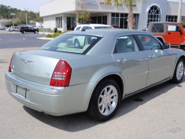 Chrysler 300C 2005 photo 3