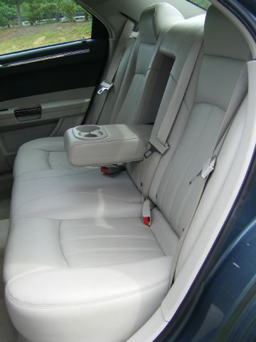 Chrysler 300C 2005 photo 7