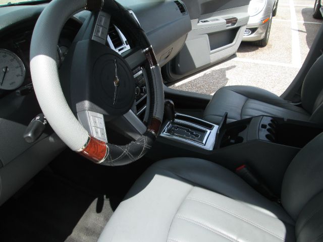 Chrysler 300C 2005 photo 2