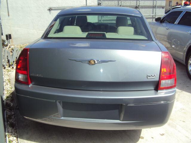 Chrysler 300C 2005 photo 3