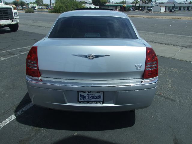 Chrysler 300C 2005 photo 3