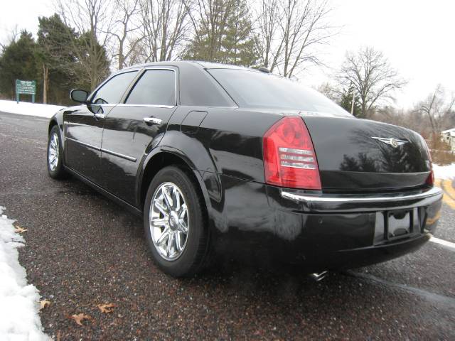 Chrysler 300C 2005 photo 2