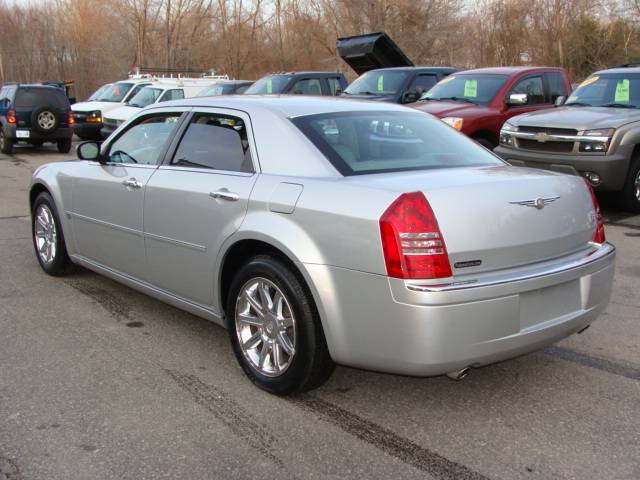 Chrysler 300C 5 LT Sedan