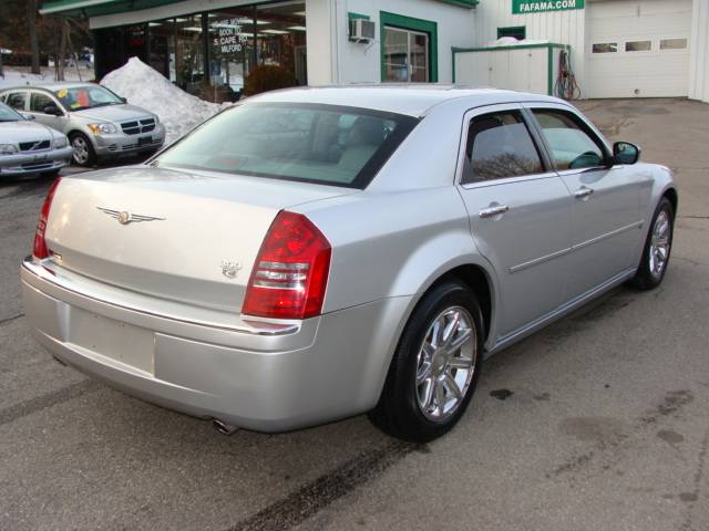 Chrysler 300C 2005 photo 1