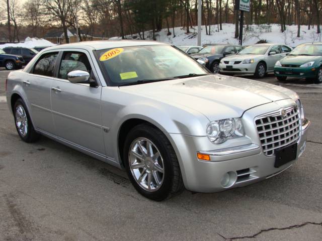 Chrysler 300C 2005 photo 2