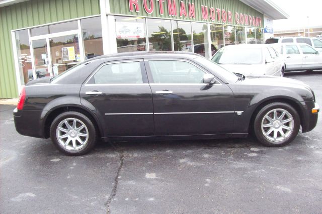 Chrysler 300C Regular Cab Sedan