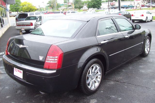 Chrysler 300C 2005 photo 1