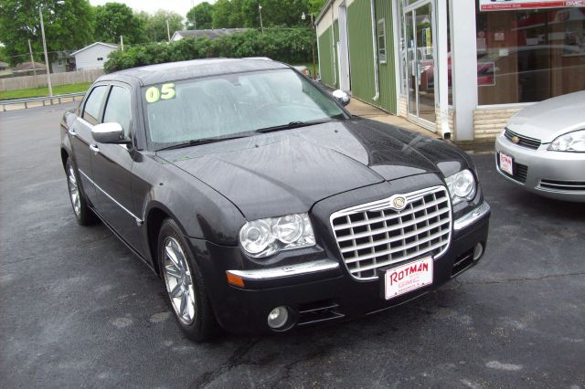 Chrysler 300C 2005 photo 12