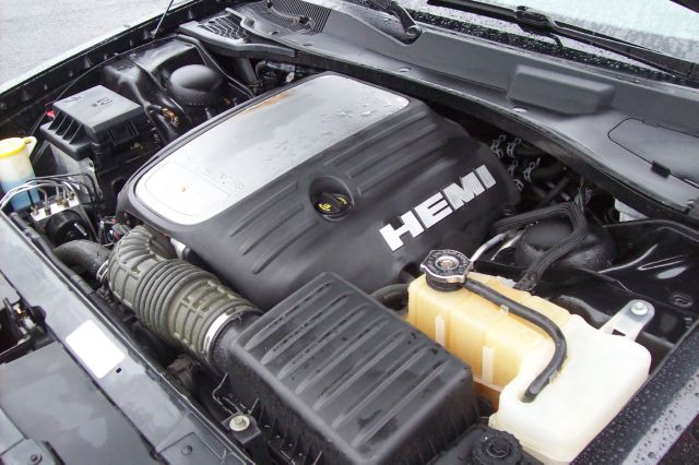 Chrysler 300C 2005 photo 15