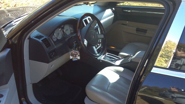 Chrysler 300C 2005 photo 2