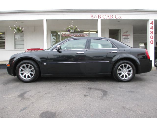 Chrysler 300C Regular Cab Sedan