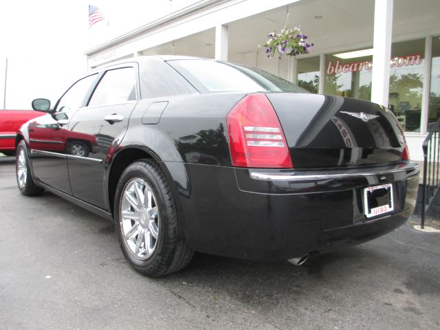 Chrysler 300C 2005 photo 2