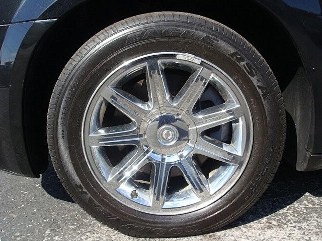 Chrysler 300C 2005 photo 2