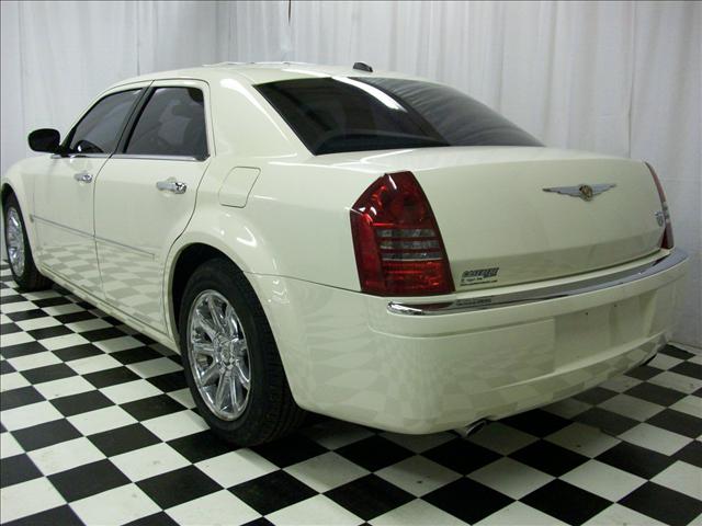 Chrysler 300C 2005 photo 1