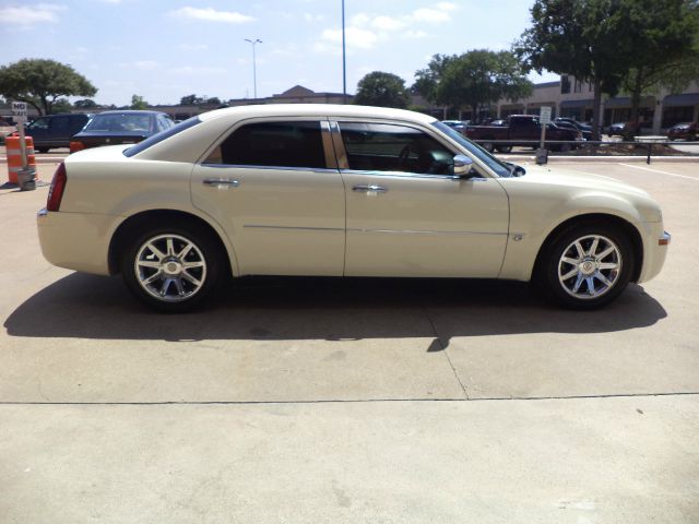 Chrysler 300C 2005 photo 18