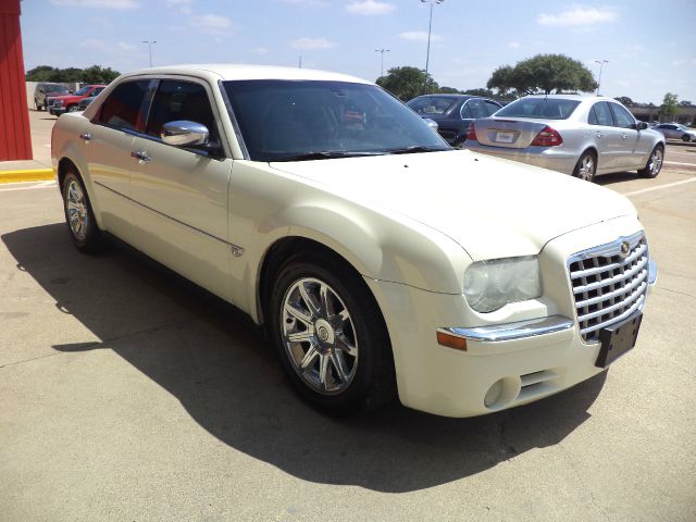 Chrysler 300C 2005 photo 20