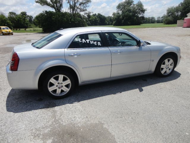 Chrysler 300C 2005 photo 2